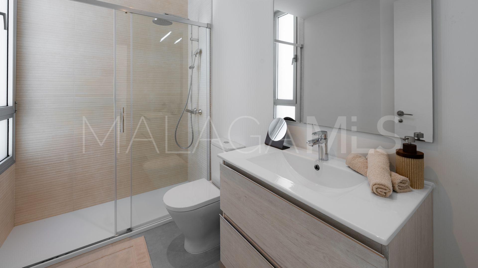 For sale duplex penthouse in Estepona with 3 bedrooms