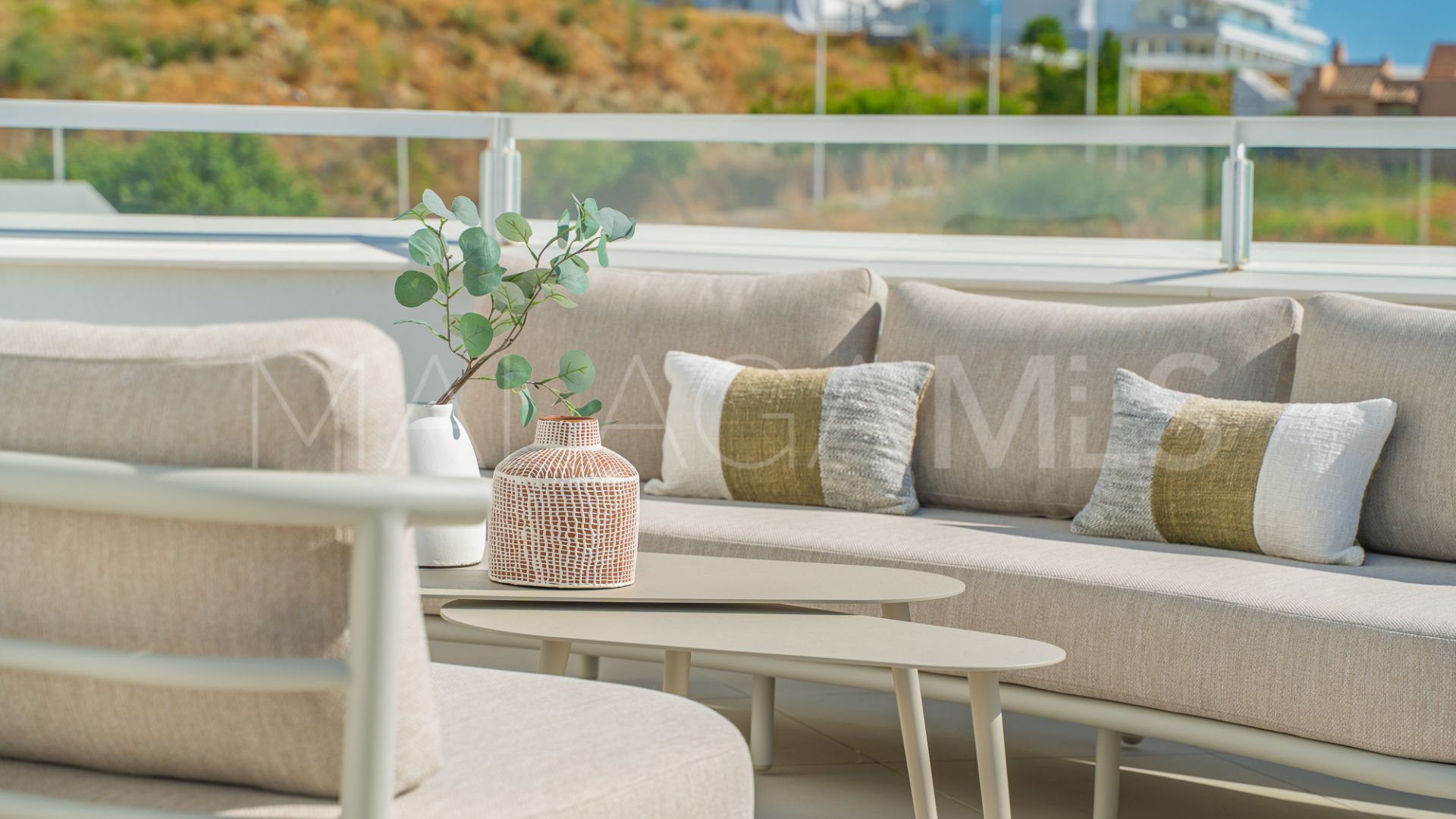 For sale duplex penthouse in Estepona with 3 bedrooms