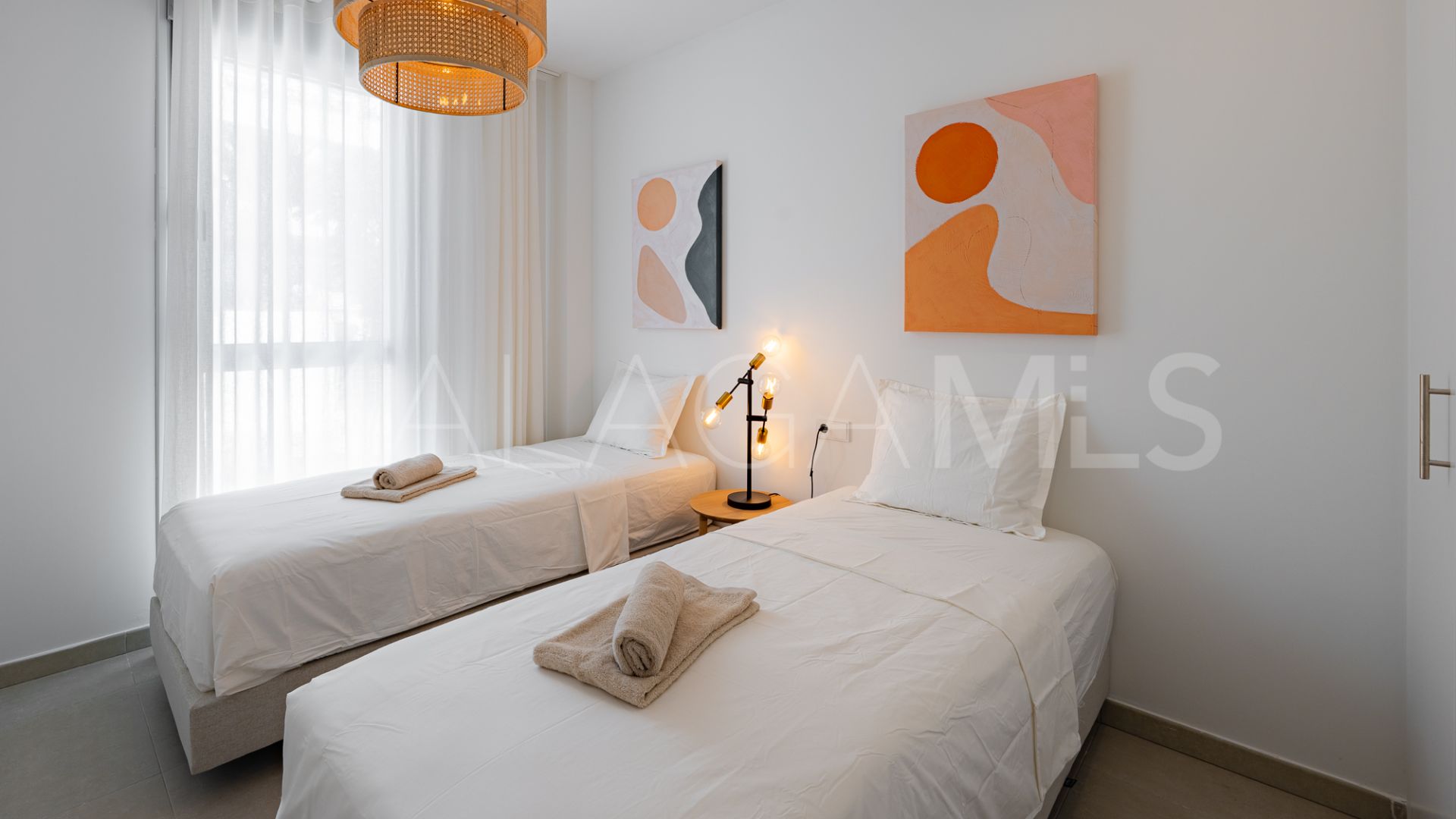 For sale duplex penthouse in Estepona with 3 bedrooms