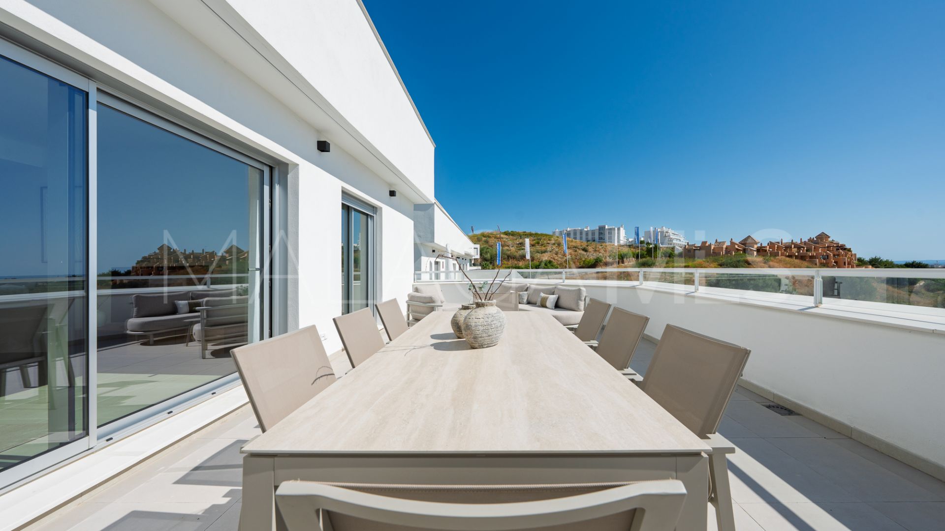 For sale duplex penthouse in Estepona with 3 bedrooms