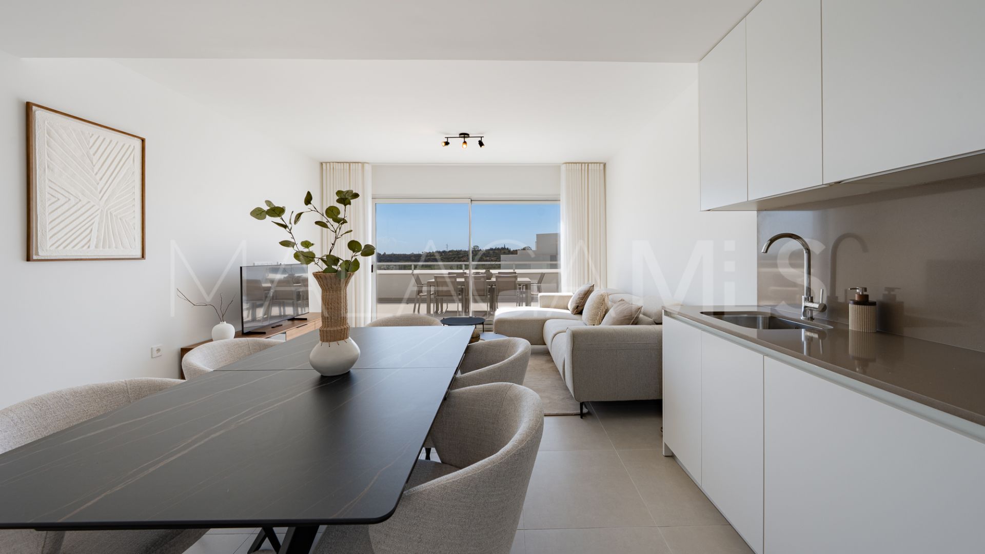 For sale duplex penthouse in Estepona with 3 bedrooms