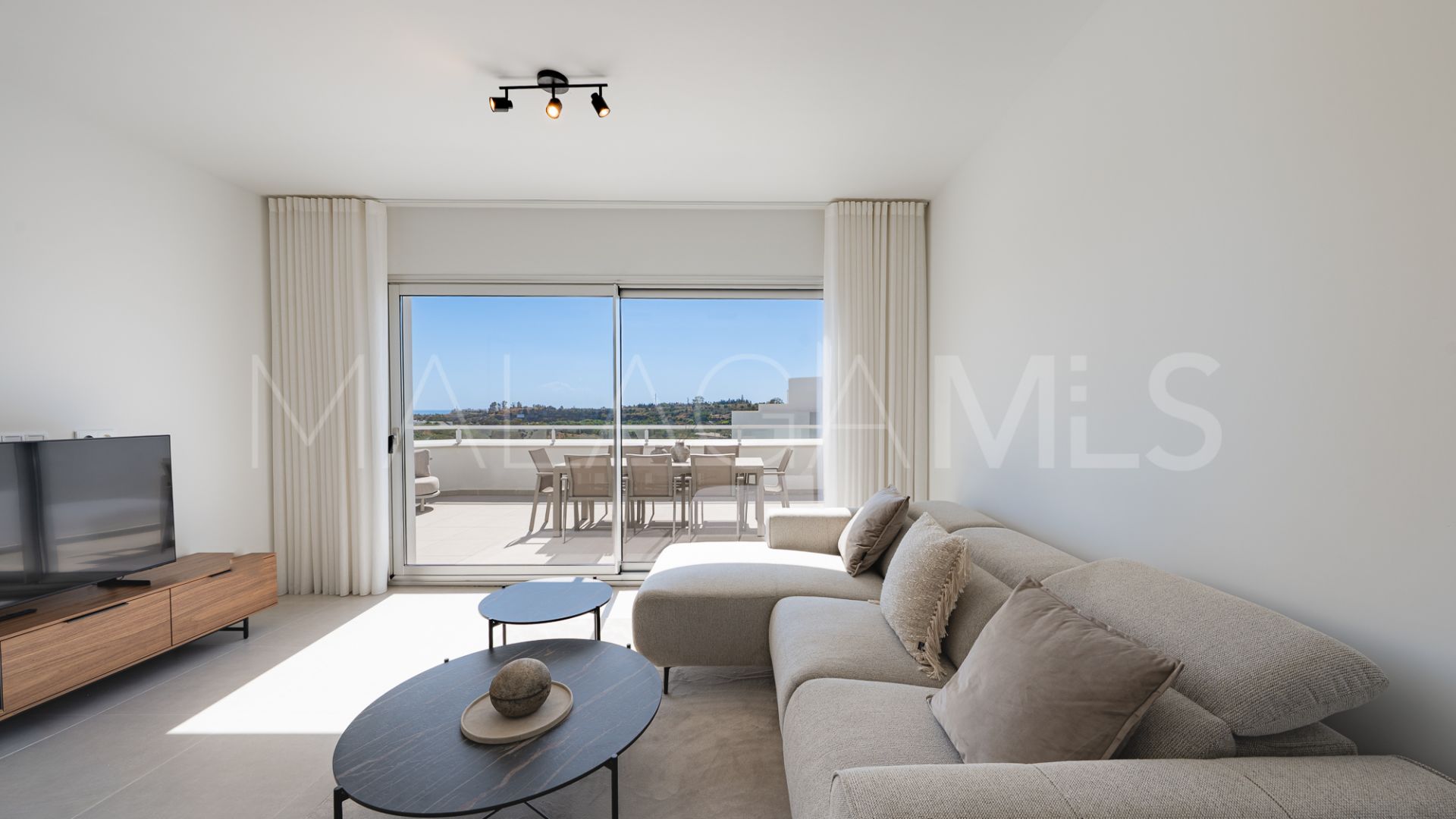 For sale duplex penthouse in Estepona with 3 bedrooms