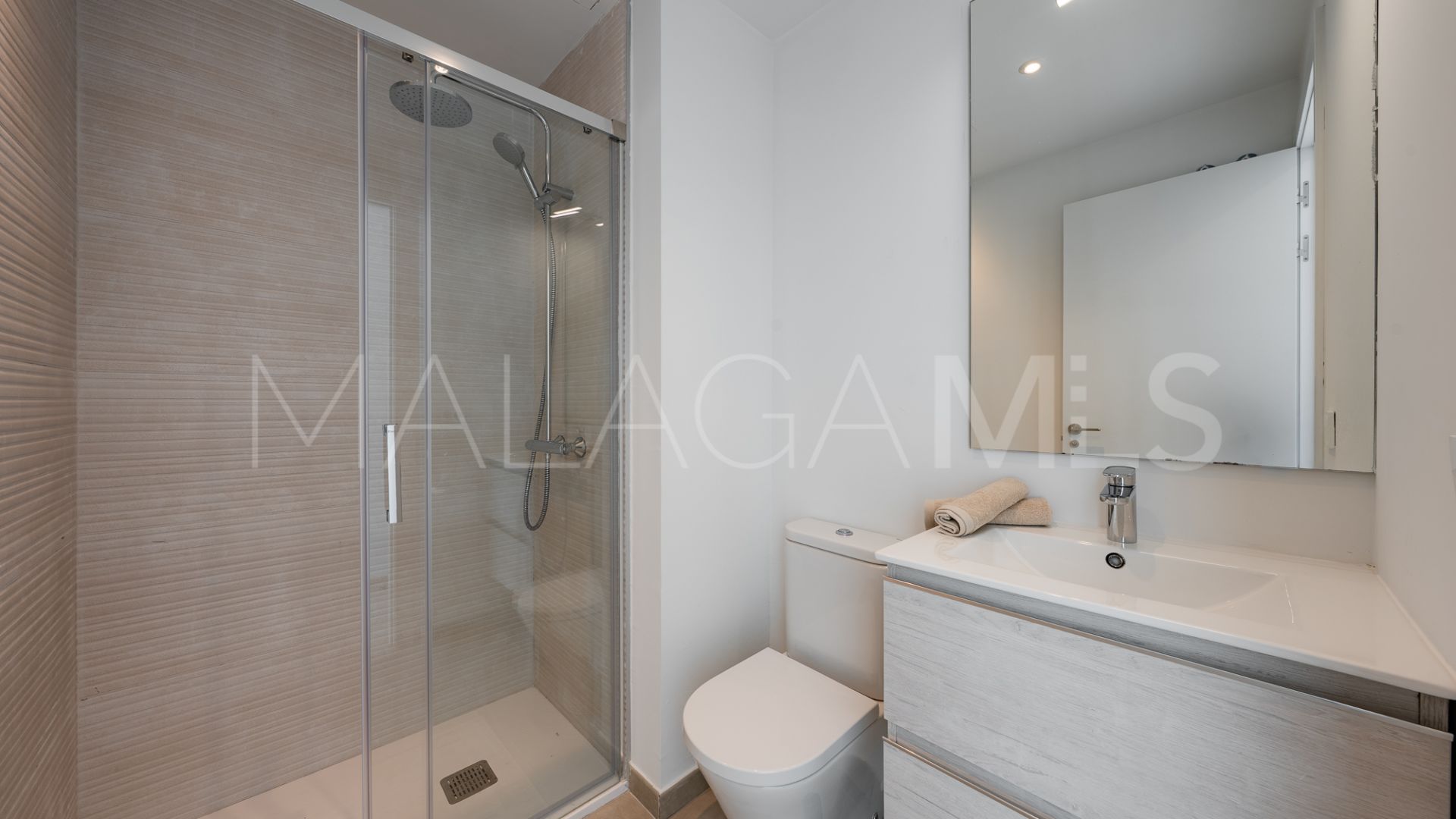 For sale duplex penthouse in Estepona with 3 bedrooms