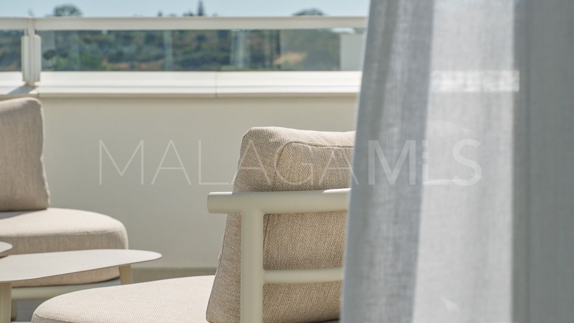 For sale duplex penthouse in Estepona with 3 bedrooms