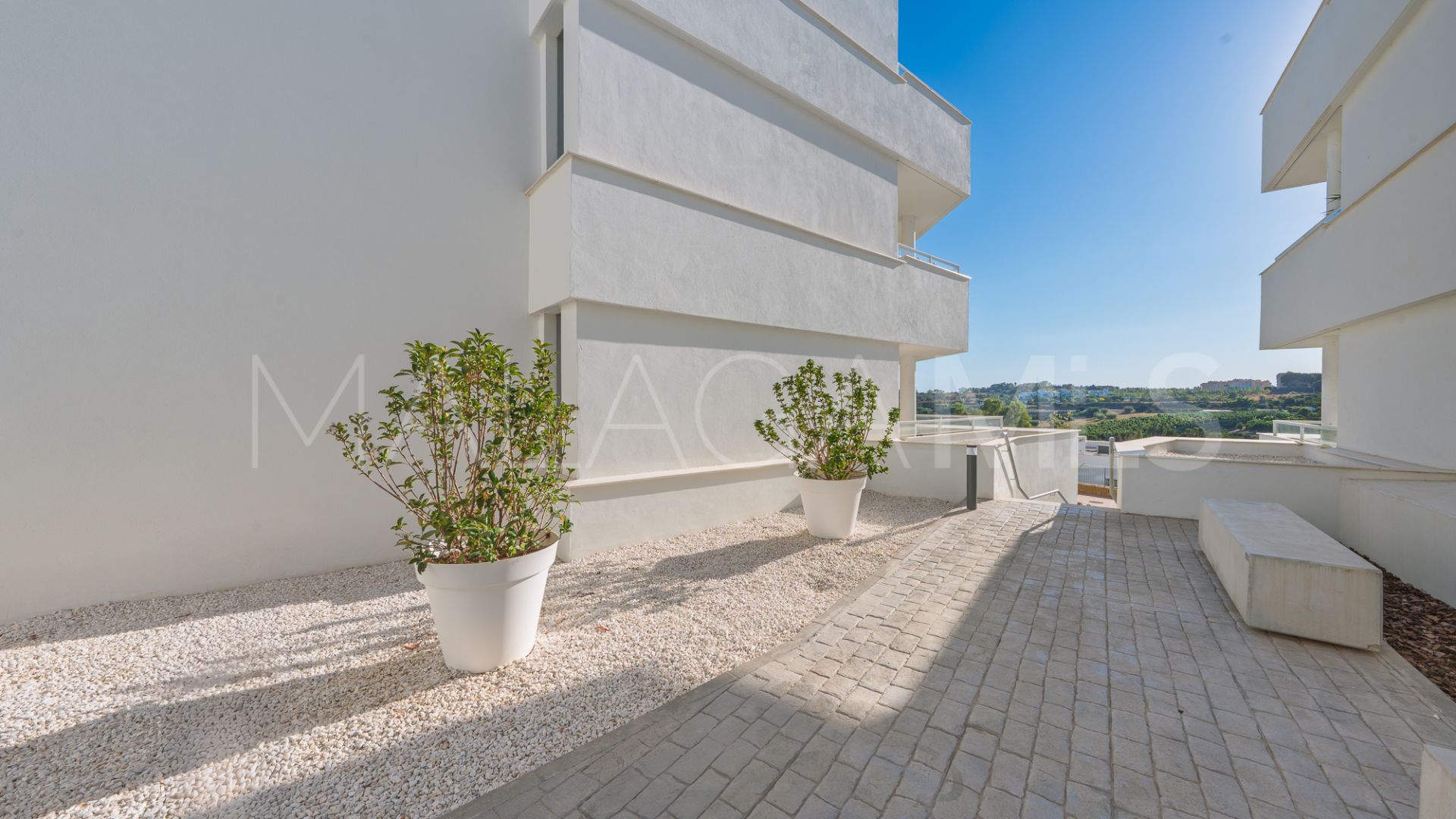 For sale duplex penthouse in Estepona with 3 bedrooms