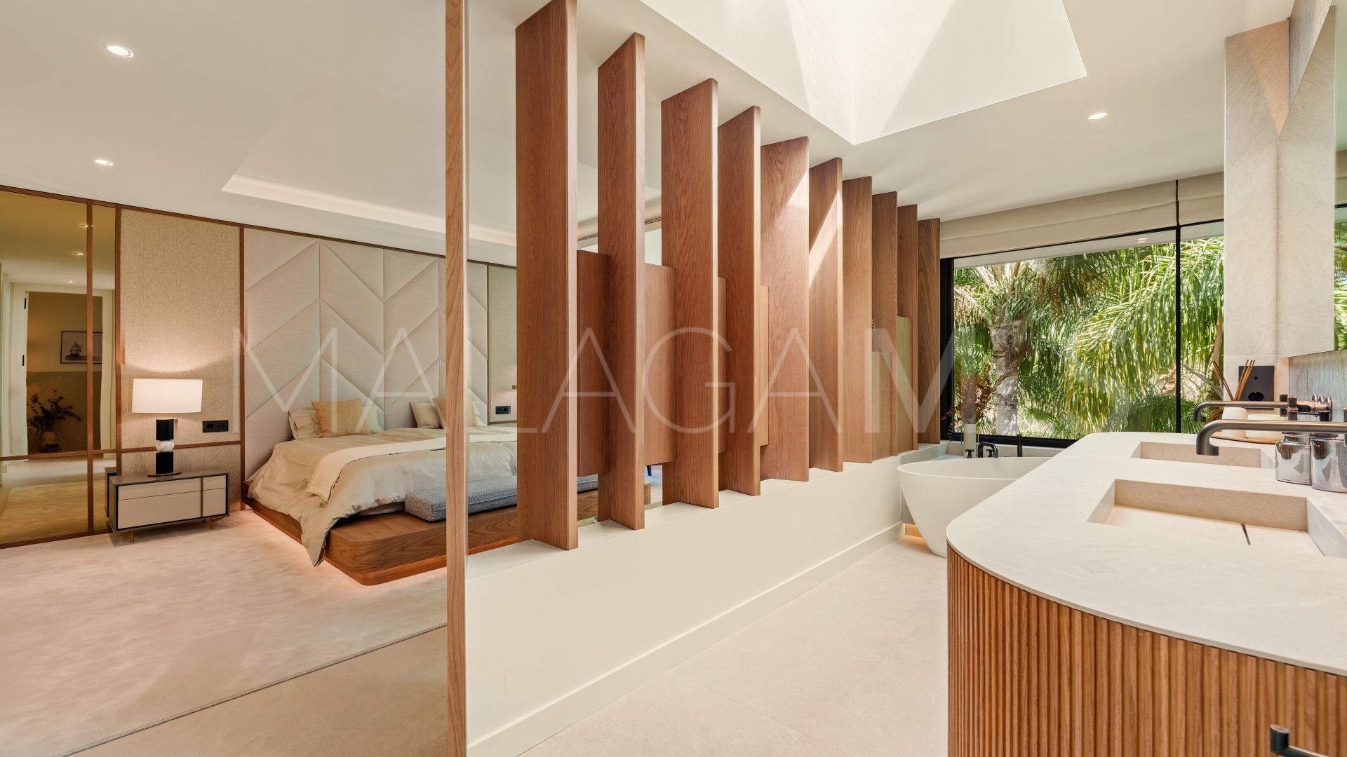 For sale 5 bedrooms villa in Las Chapas