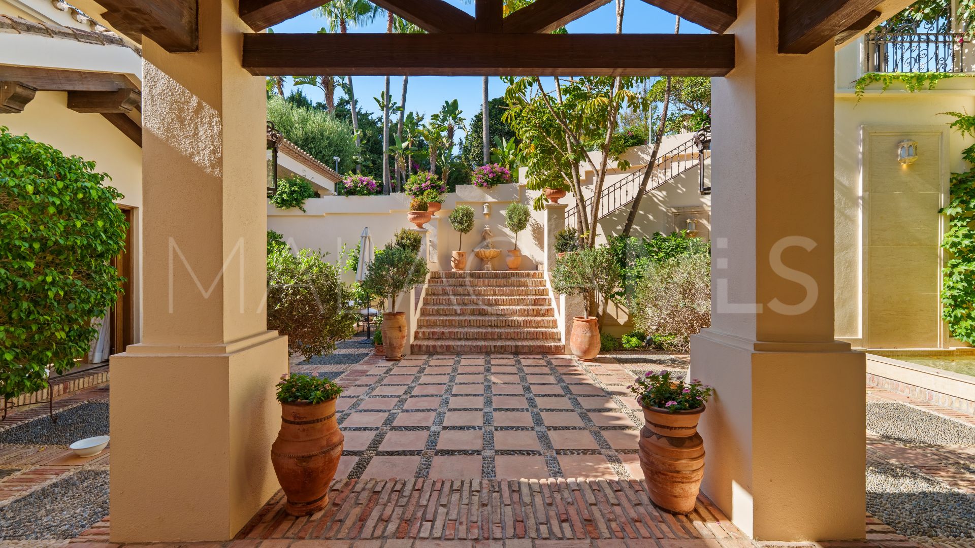 Villa for sale in Marbella Golden Mile