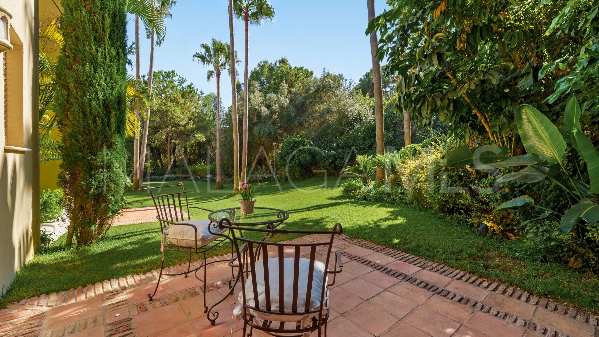 Villa for sale in Marbella Golden Mile