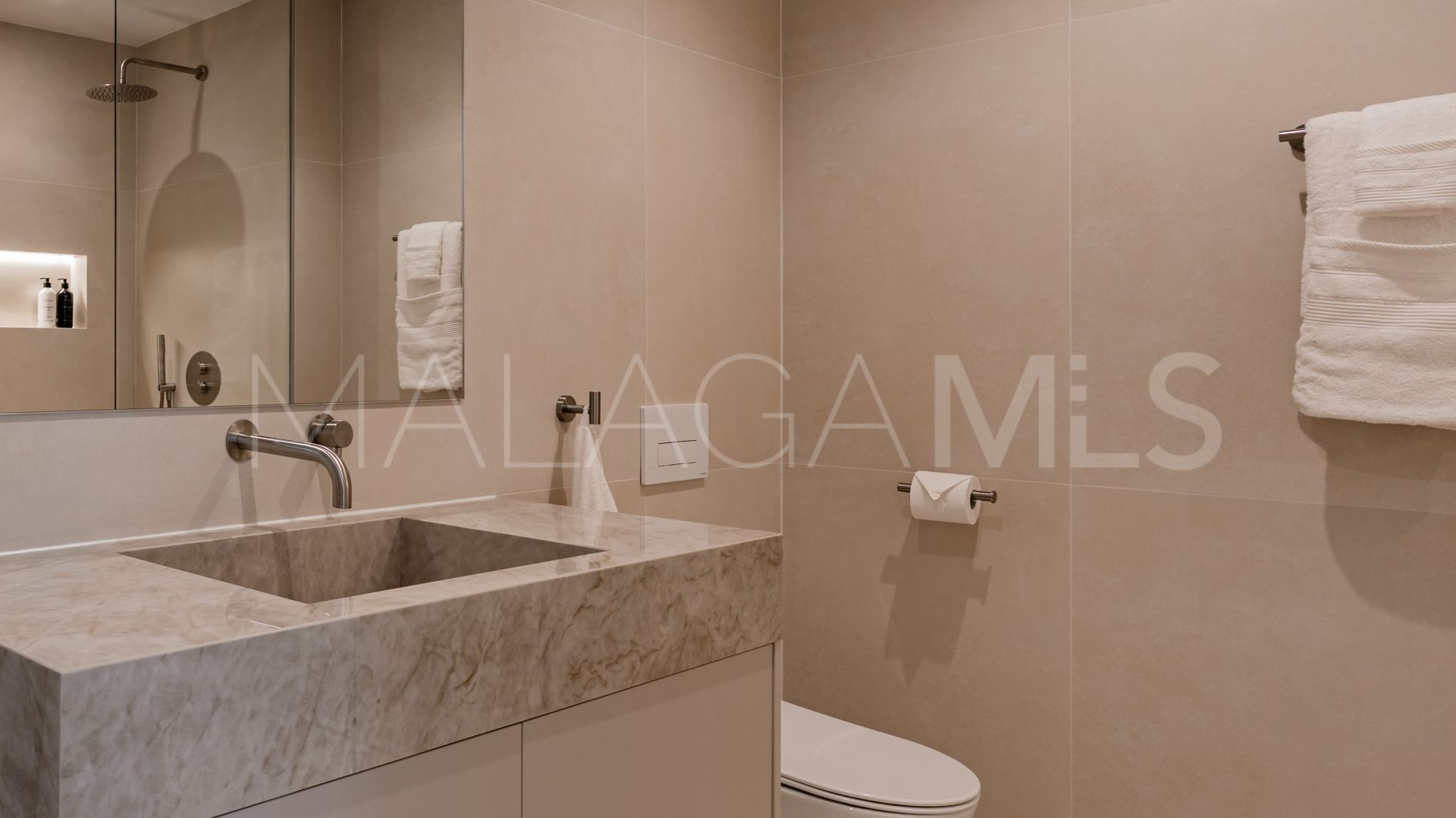 Duplex penthouse for sale in La Quinta