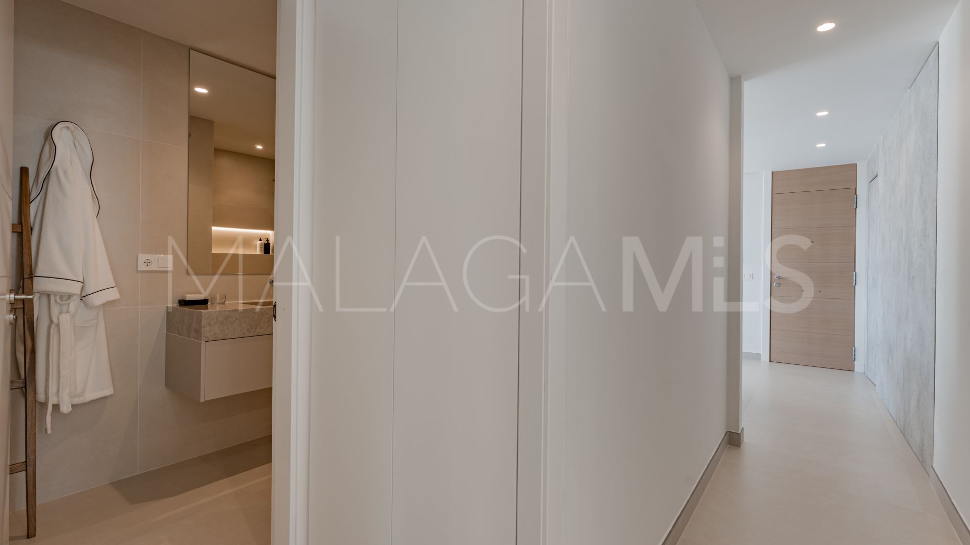 Duplex penthouse for sale in La Quinta