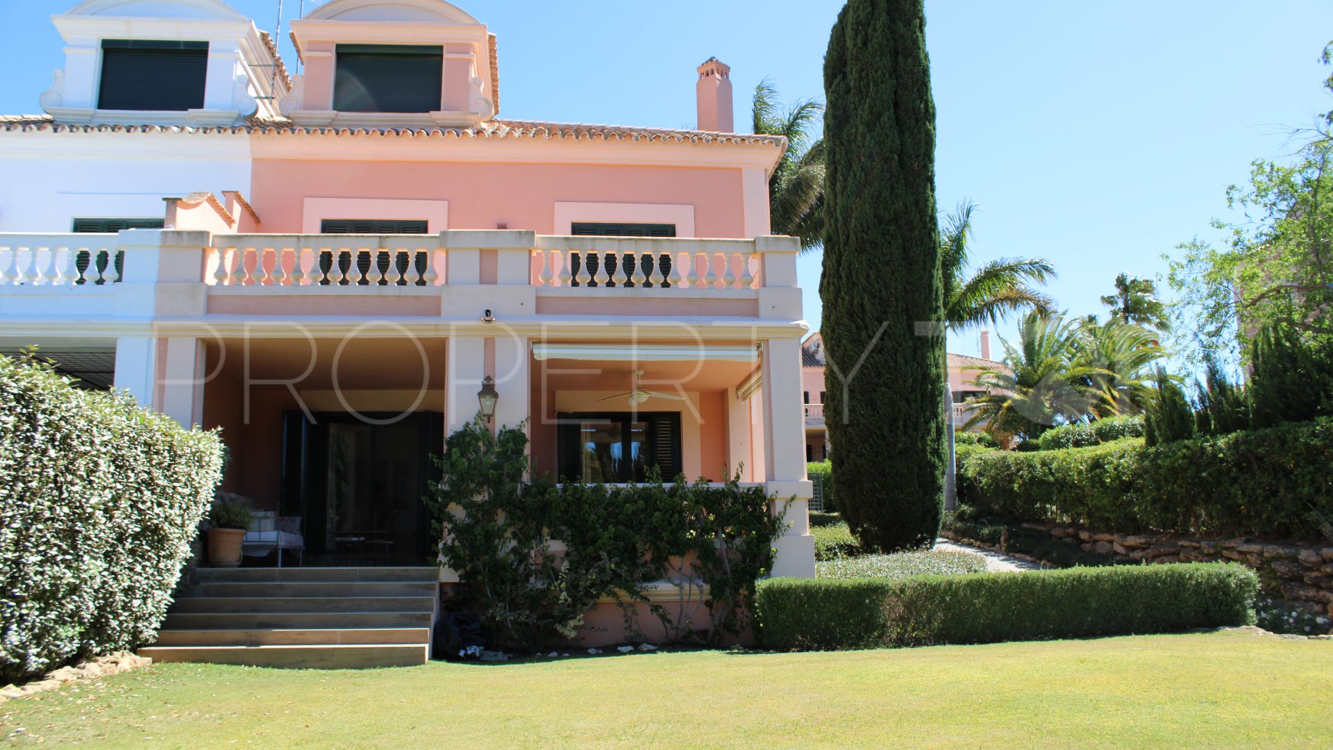 Villa pareada con 4 dormitorios en venta en Sotogolf