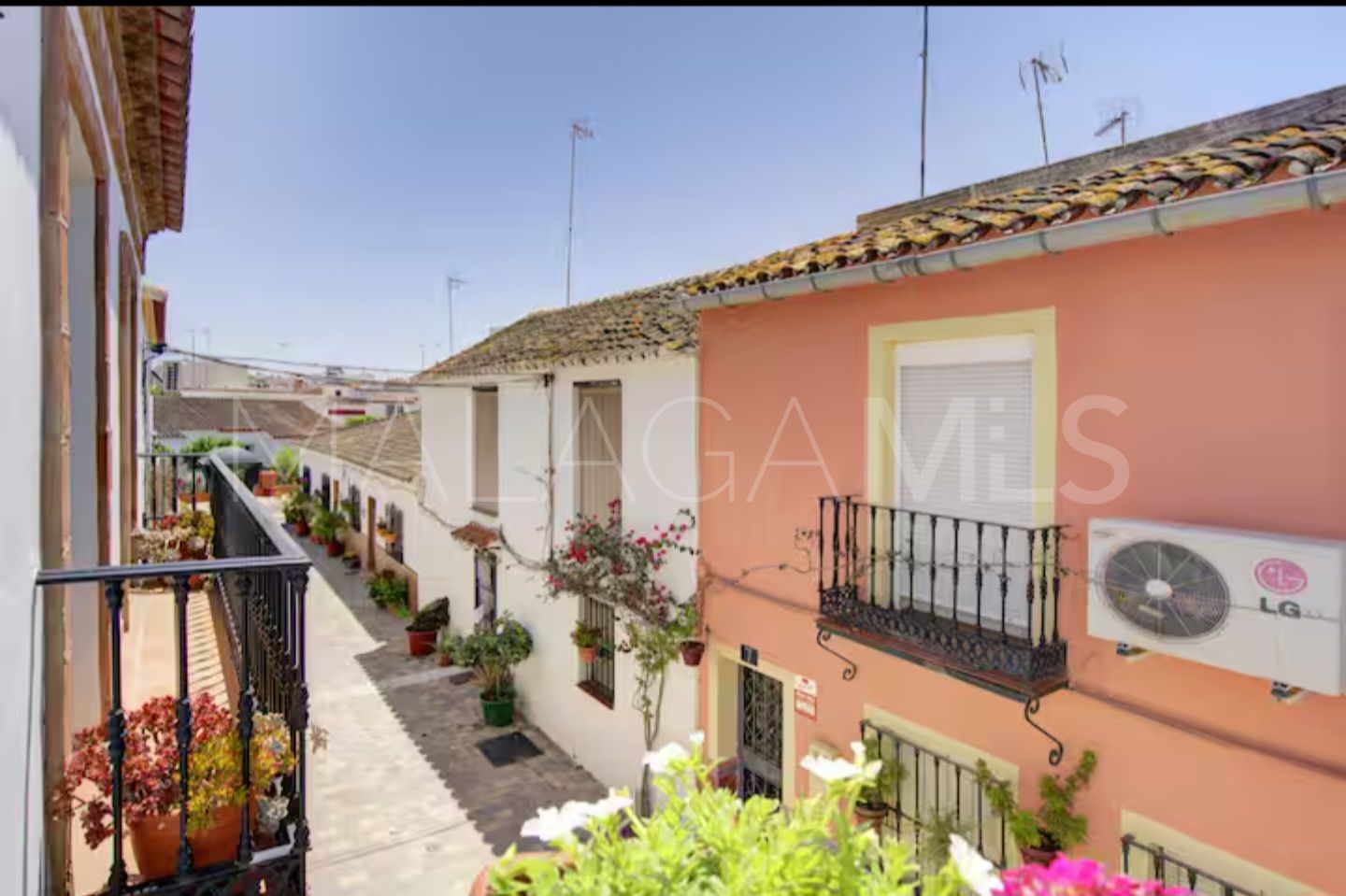 Town house with 2 bedrooms for sale in Estepona Town