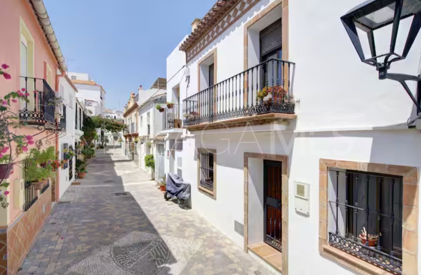 Town house with 2 bedrooms for sale in Estepona Town