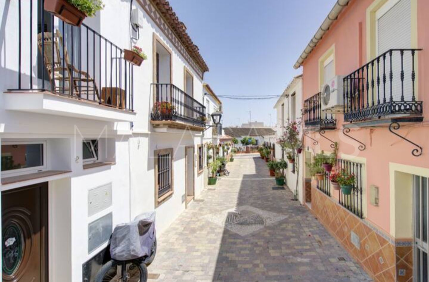 Town house with 2 bedrooms for sale in Estepona Town