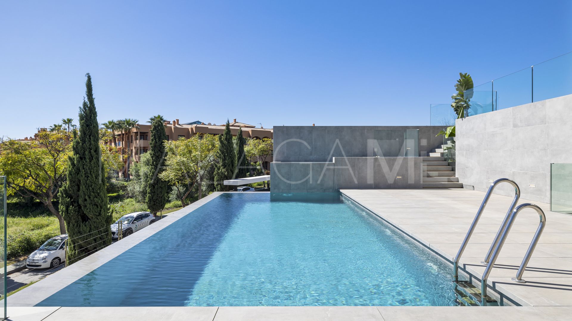 Villa for sale in Benahavis