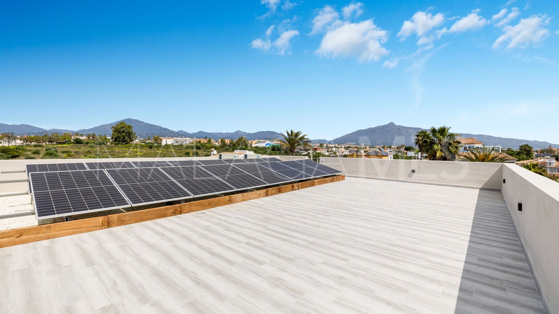 Villa in San Pedro de Alcantara for sale