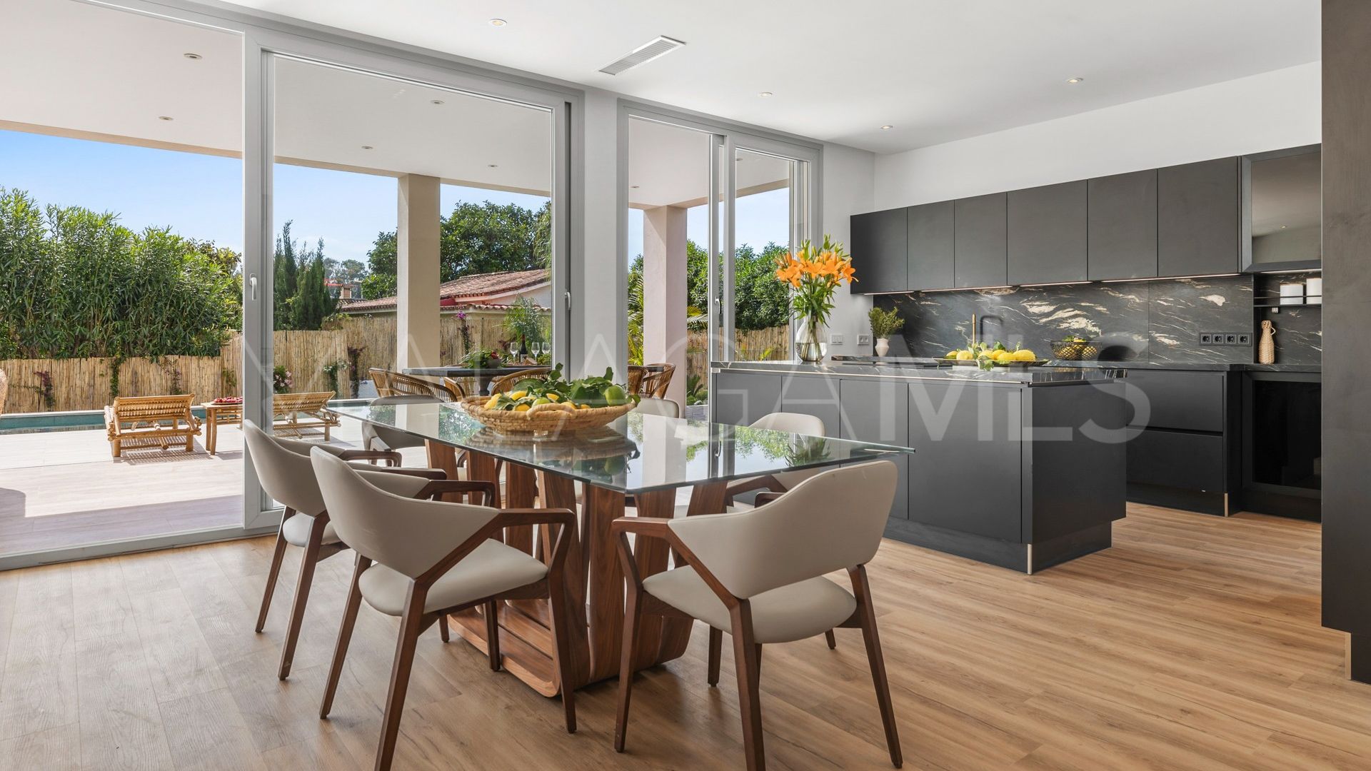 Villa in San Pedro de Alcantara for sale