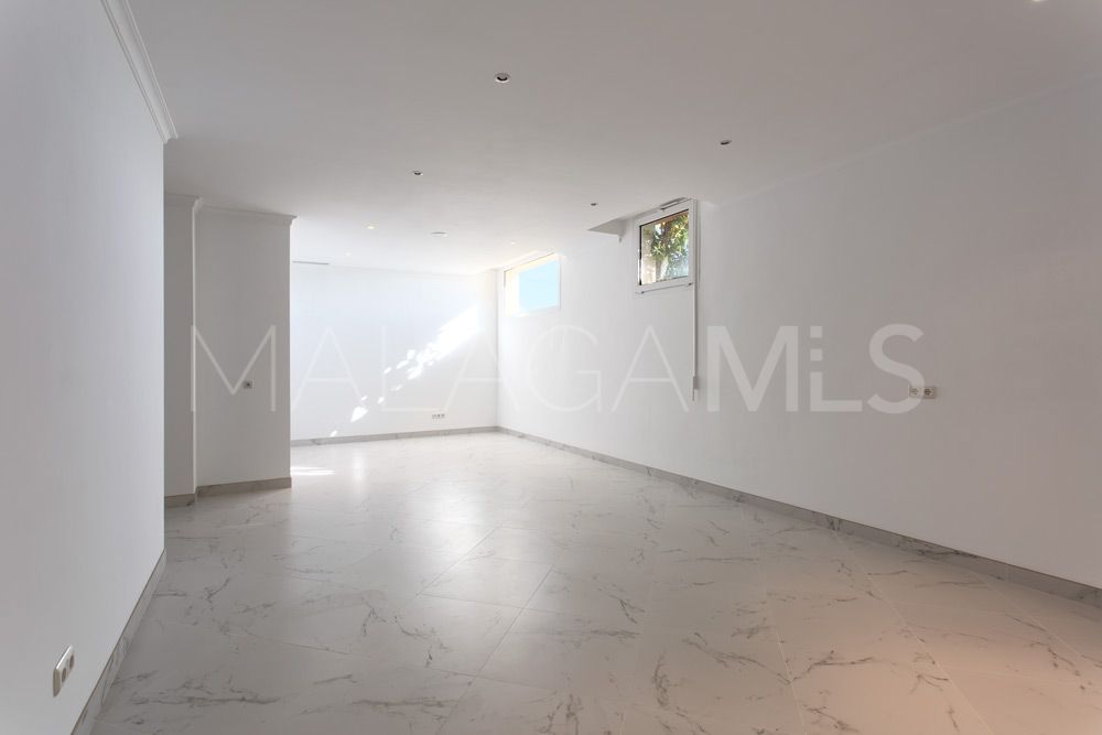 8 bedrooms villa for sale in Los Flamingos Golf