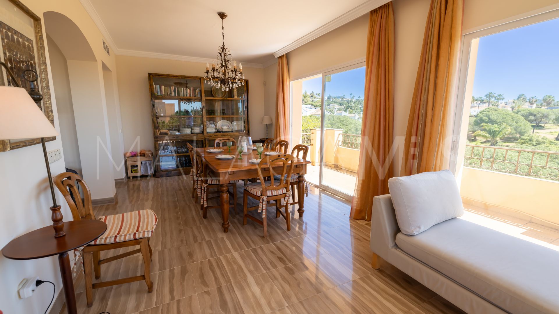 Duplex penthouse with 4 bedrooms for sale in Hacienda Elviria