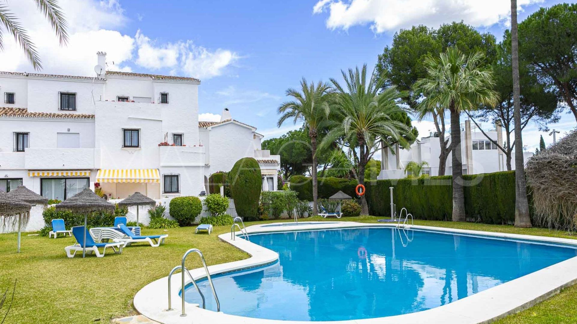 Maison de ville for sale in Nueva Andalucia