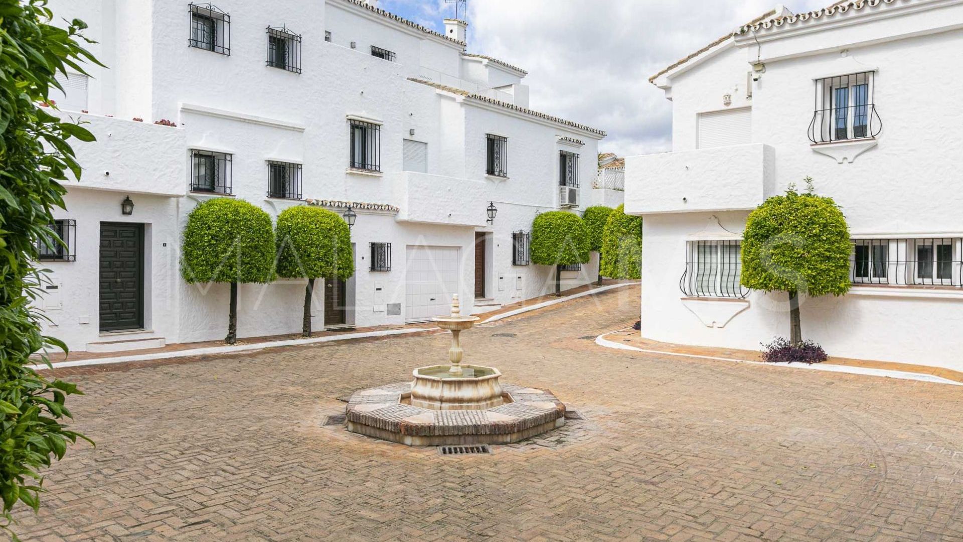 Maison de ville for sale in Nueva Andalucia