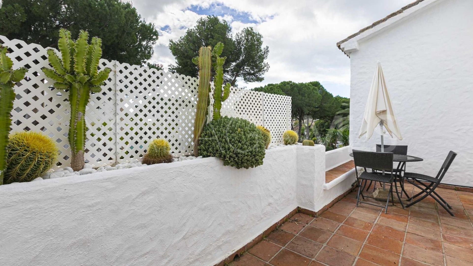 Maison de ville for sale in Nueva Andalucia