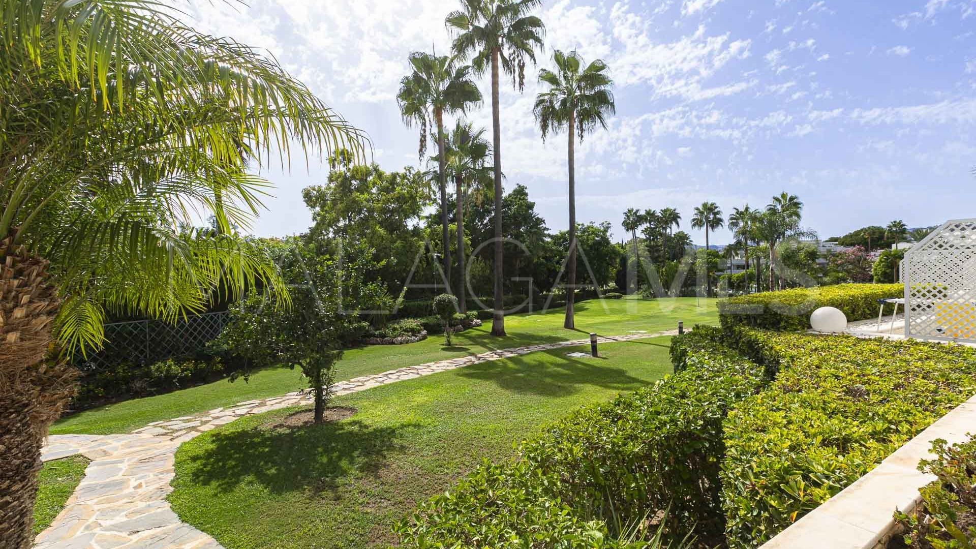 Lägenhet for sale in Nueva Andalucia