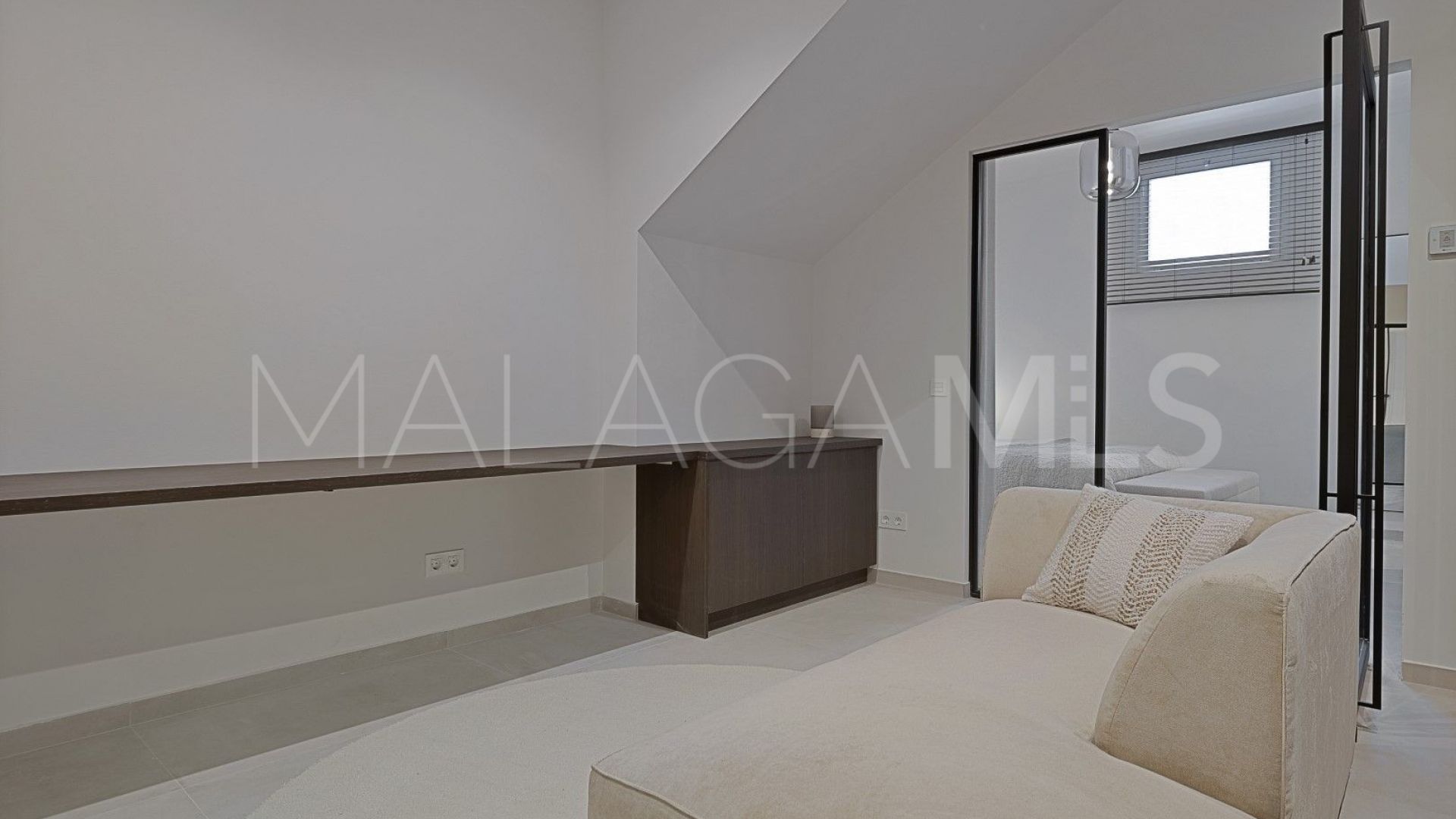 Buy villa de 5 bedrooms in Paraiso Alto