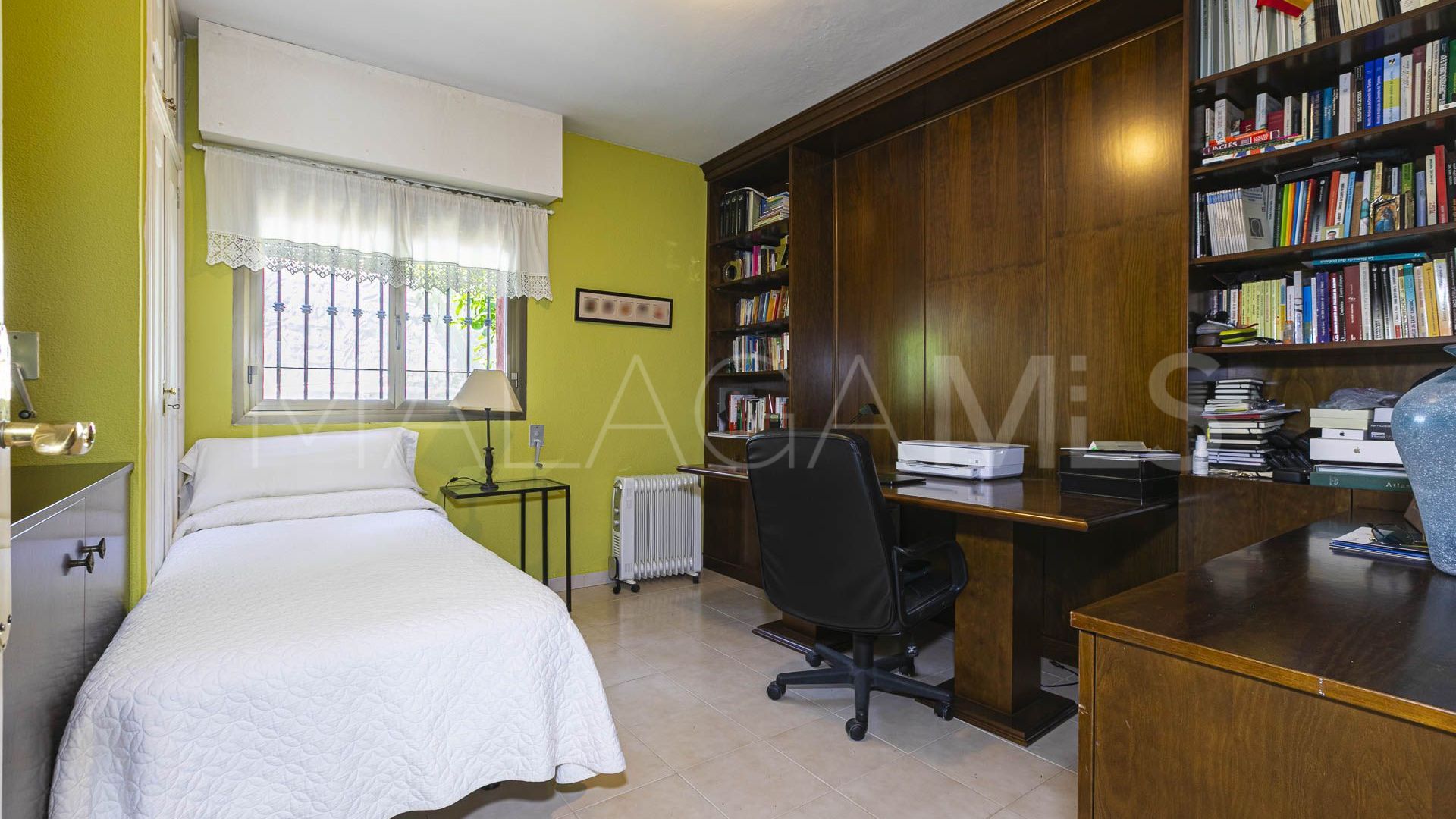 Villa for sale in Nueva Andalucia