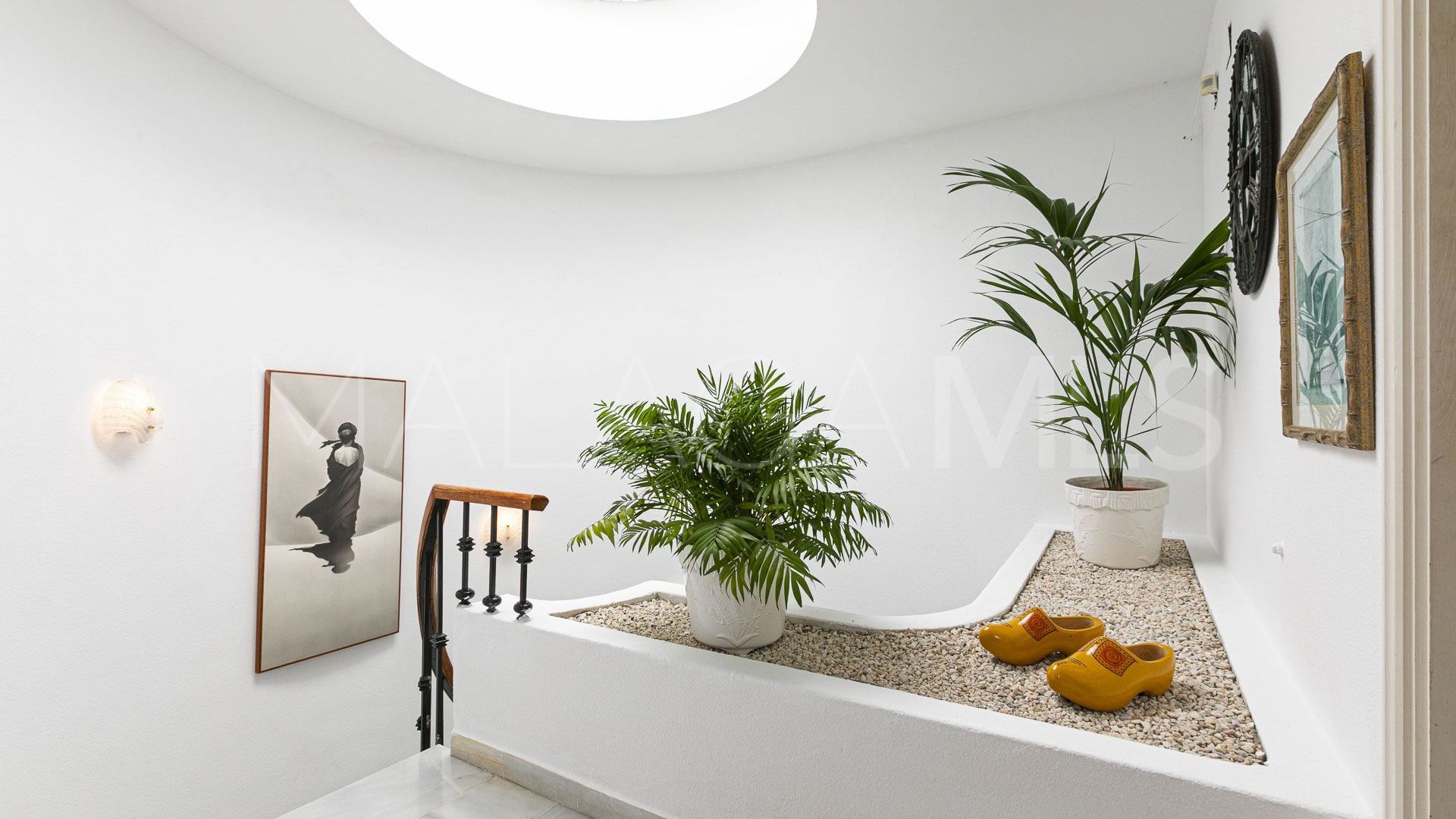 Villa for sale in Nueva Andalucia