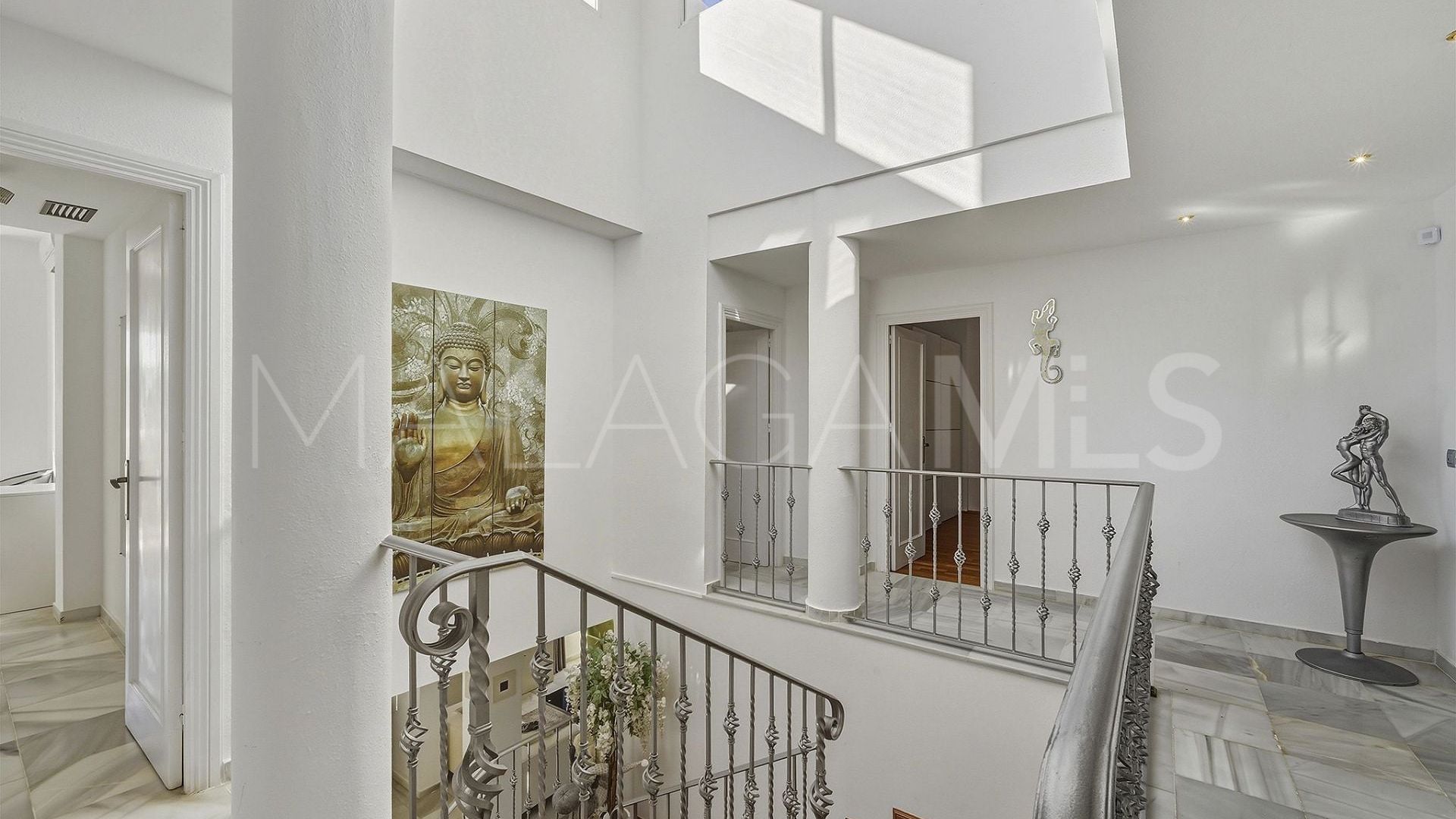 Villa with 8 bedrooms a la venta in Nueva Andalucia