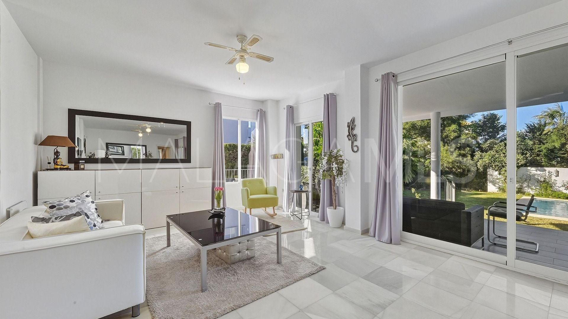 Villa with 8 bedrooms a la venta in Nueva Andalucia