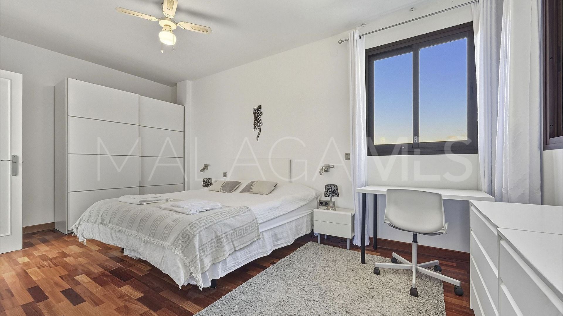 Villa with 8 bedrooms a la venta in Nueva Andalucia