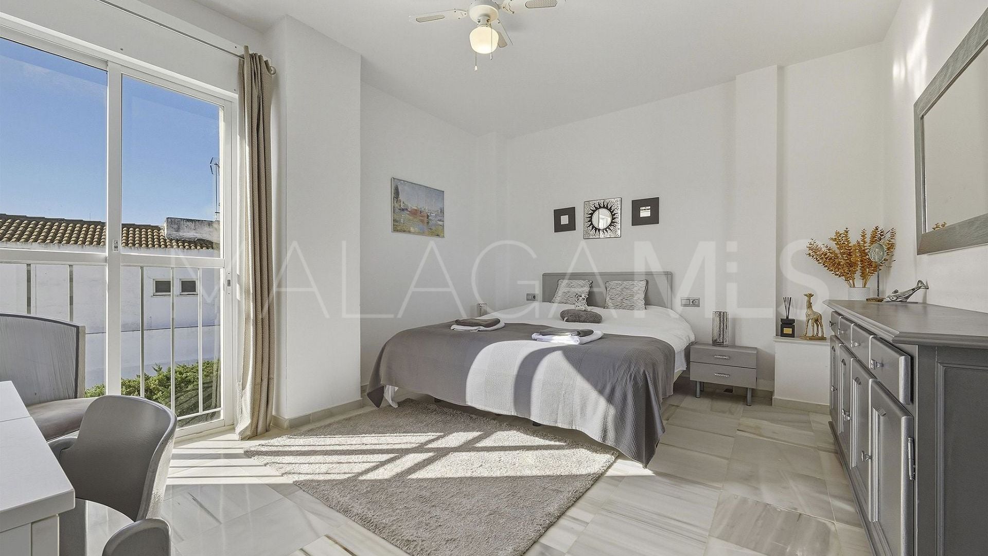 Villa with 8 bedrooms a la venta in Nueva Andalucia