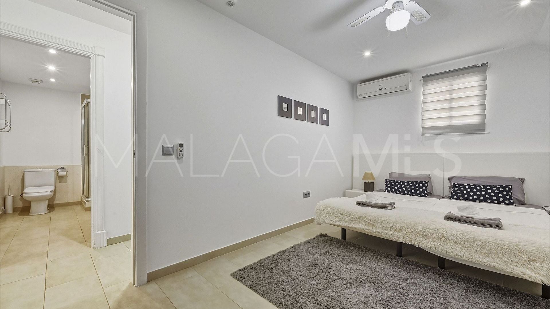 Villa with 8 bedrooms a la venta in Nueva Andalucia