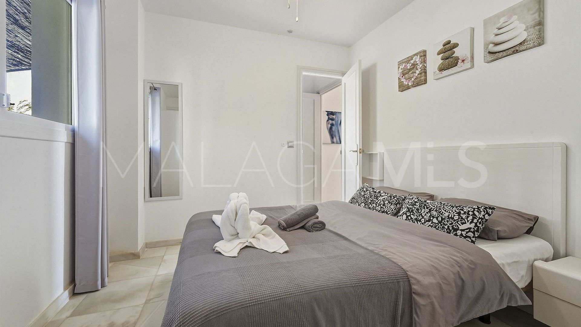 Villa with 8 bedrooms a la venta in Nueva Andalucia