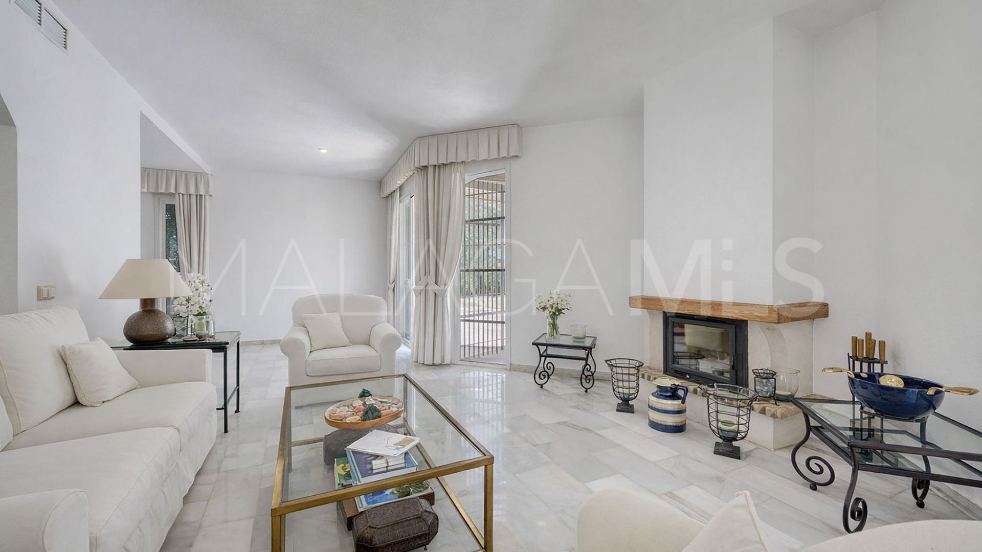 For sale Nueva Andalucia 4 bedrooms villa