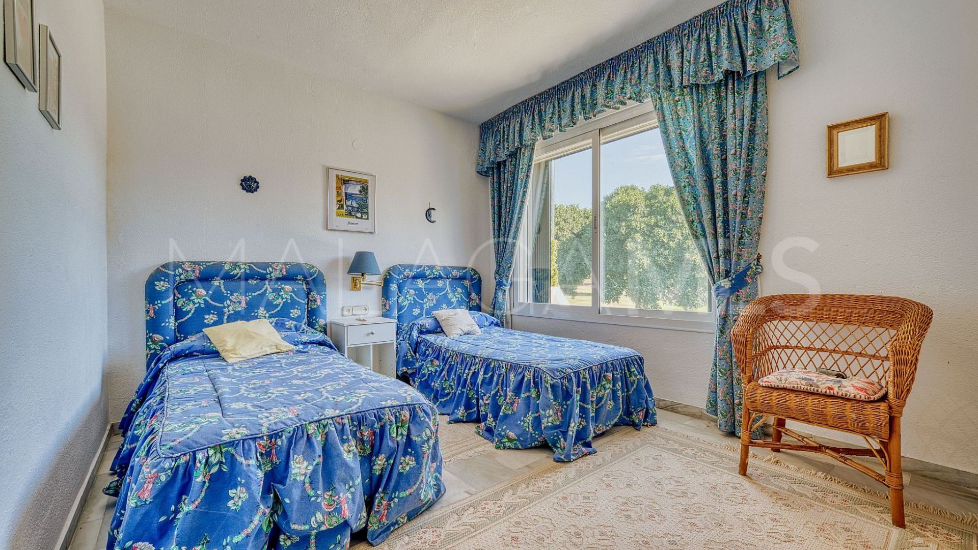 Villa for sale in Nueva Andalucia