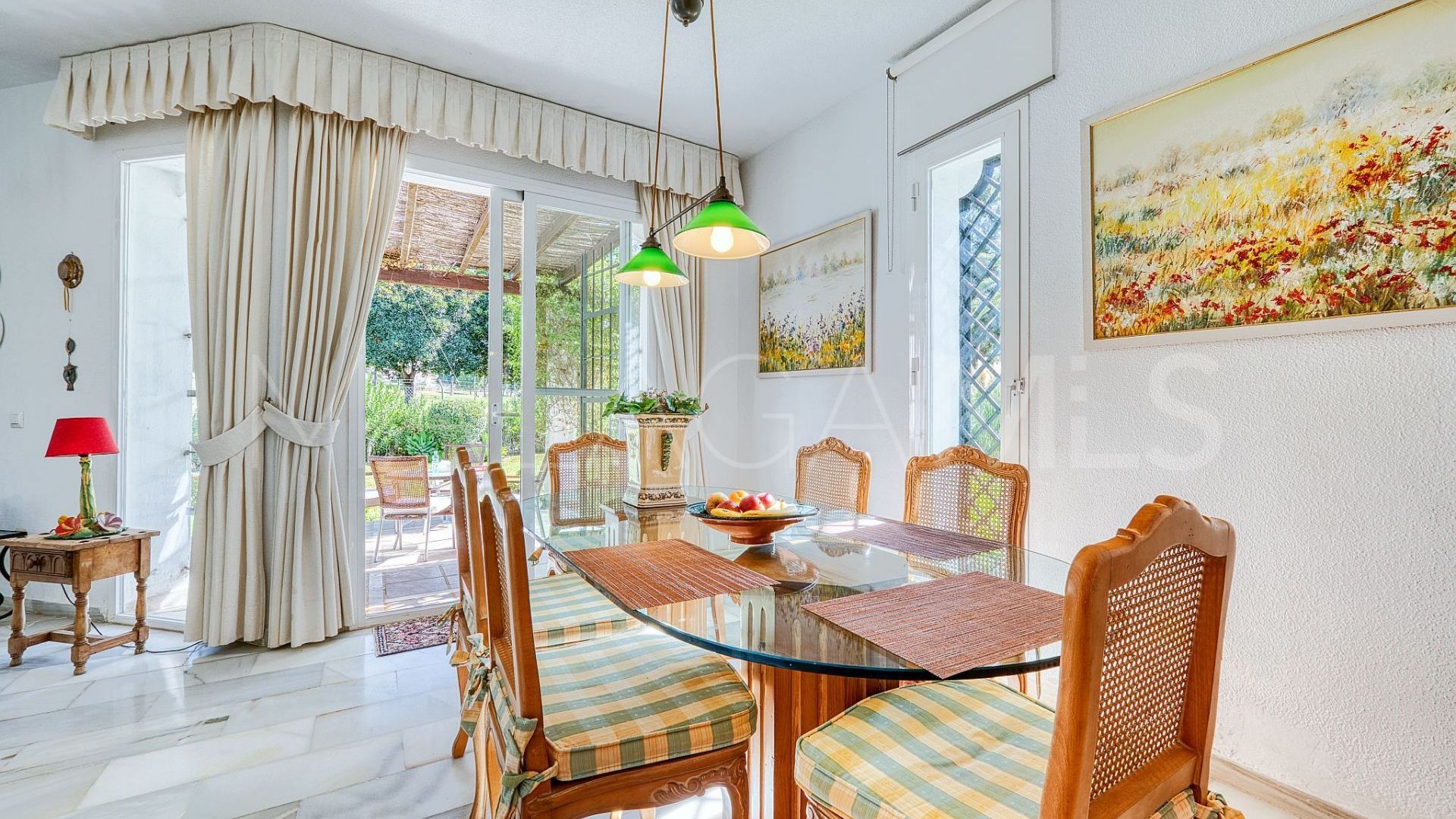 Villa for sale in Nueva Andalucia