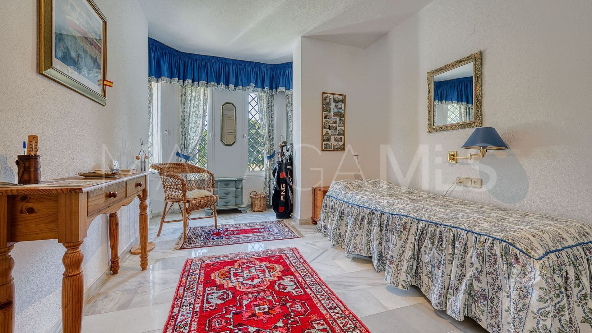 Villa for sale in Nueva Andalucia