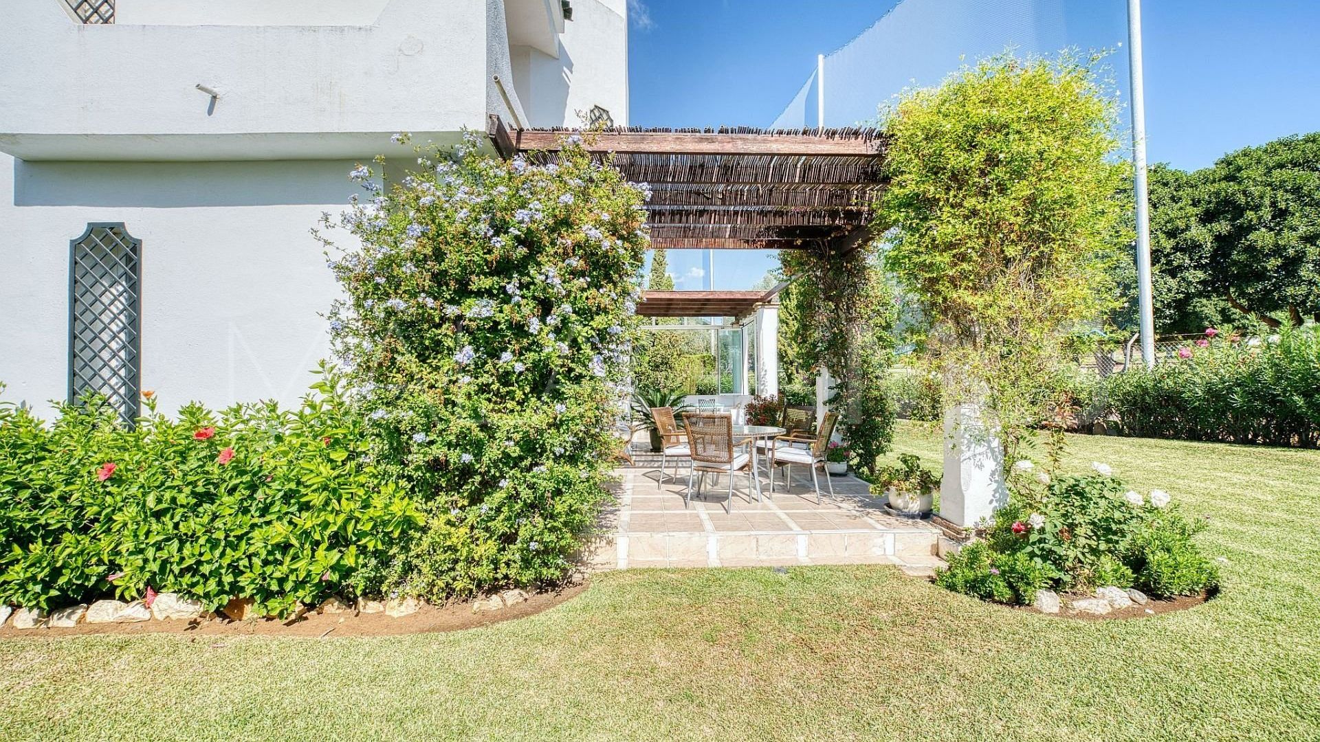 Villa for sale in Nueva Andalucia