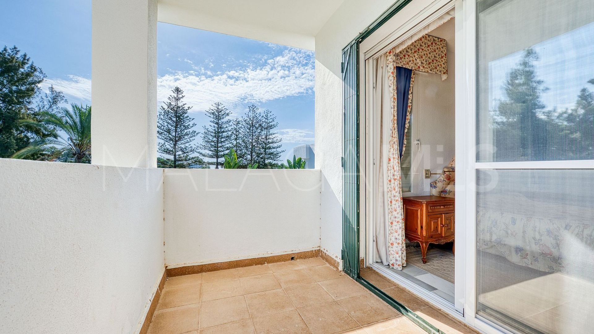 Villa for sale in Nueva Andalucia