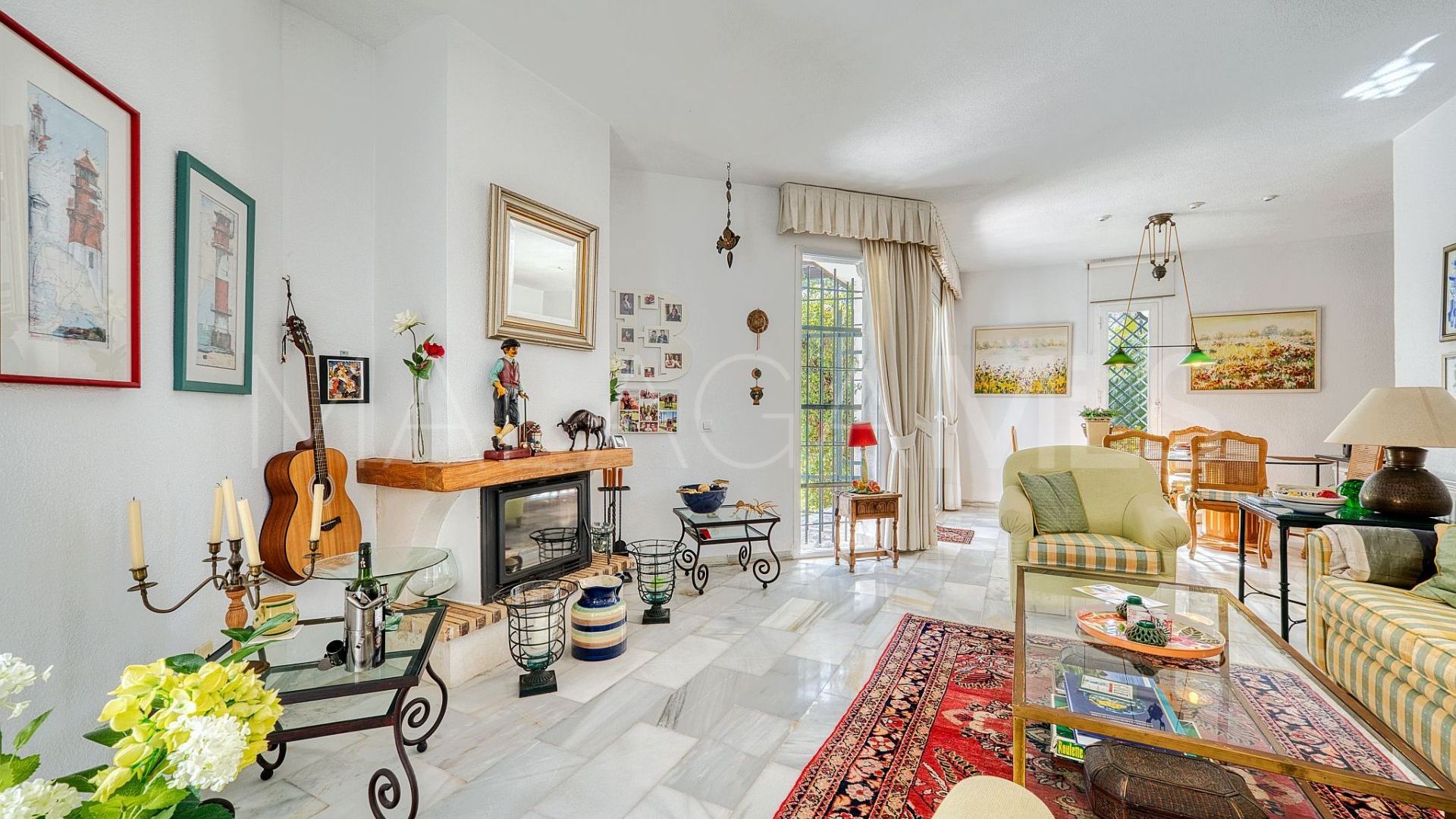 Villa for sale in Nueva Andalucia