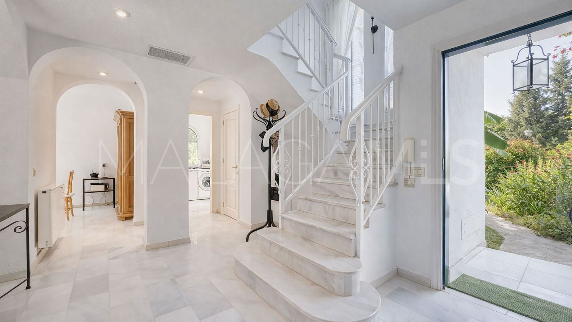 For sale Nueva Andalucia 4 bedrooms villa