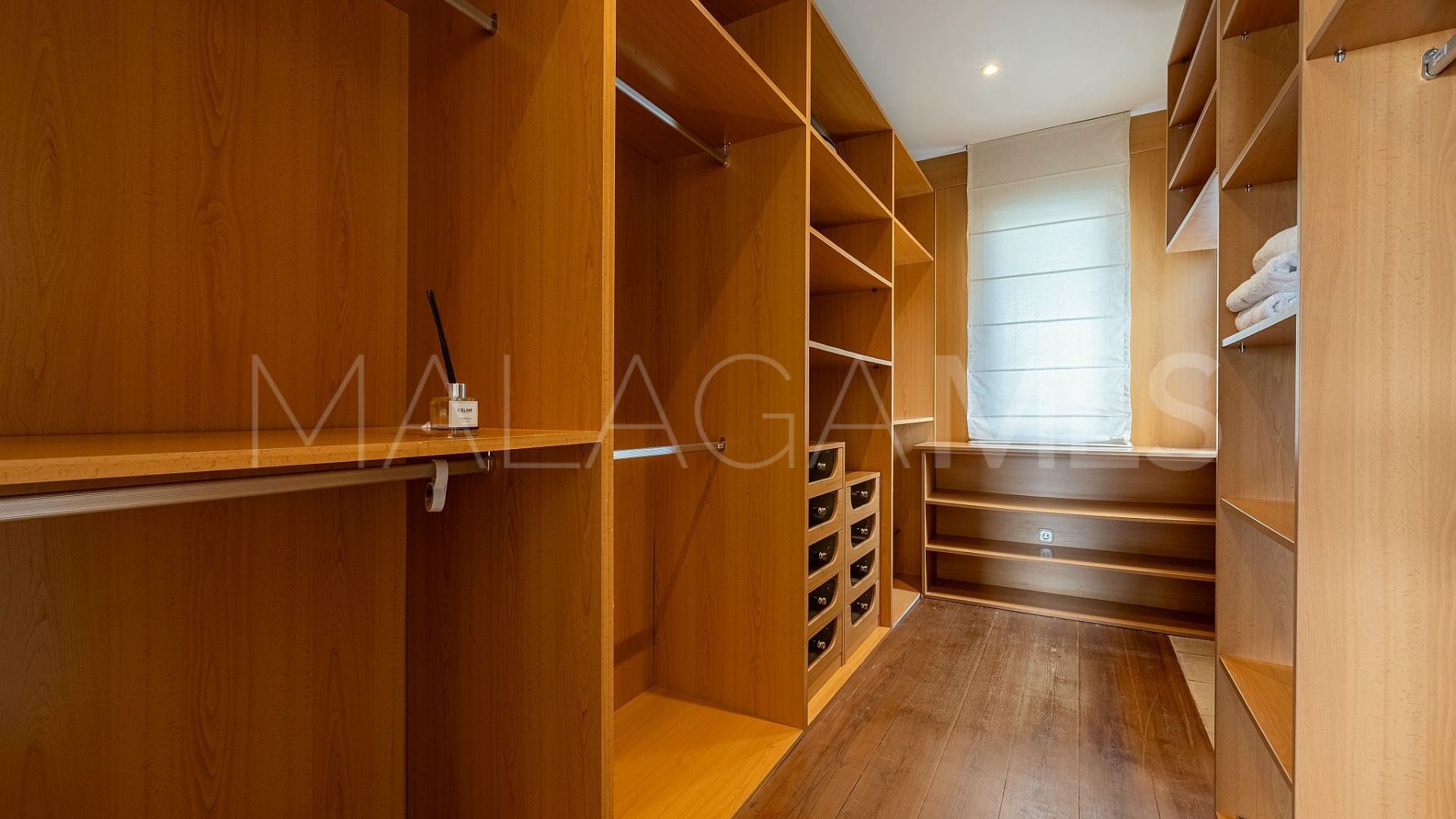 Villa for sale in Nueva Andalucia