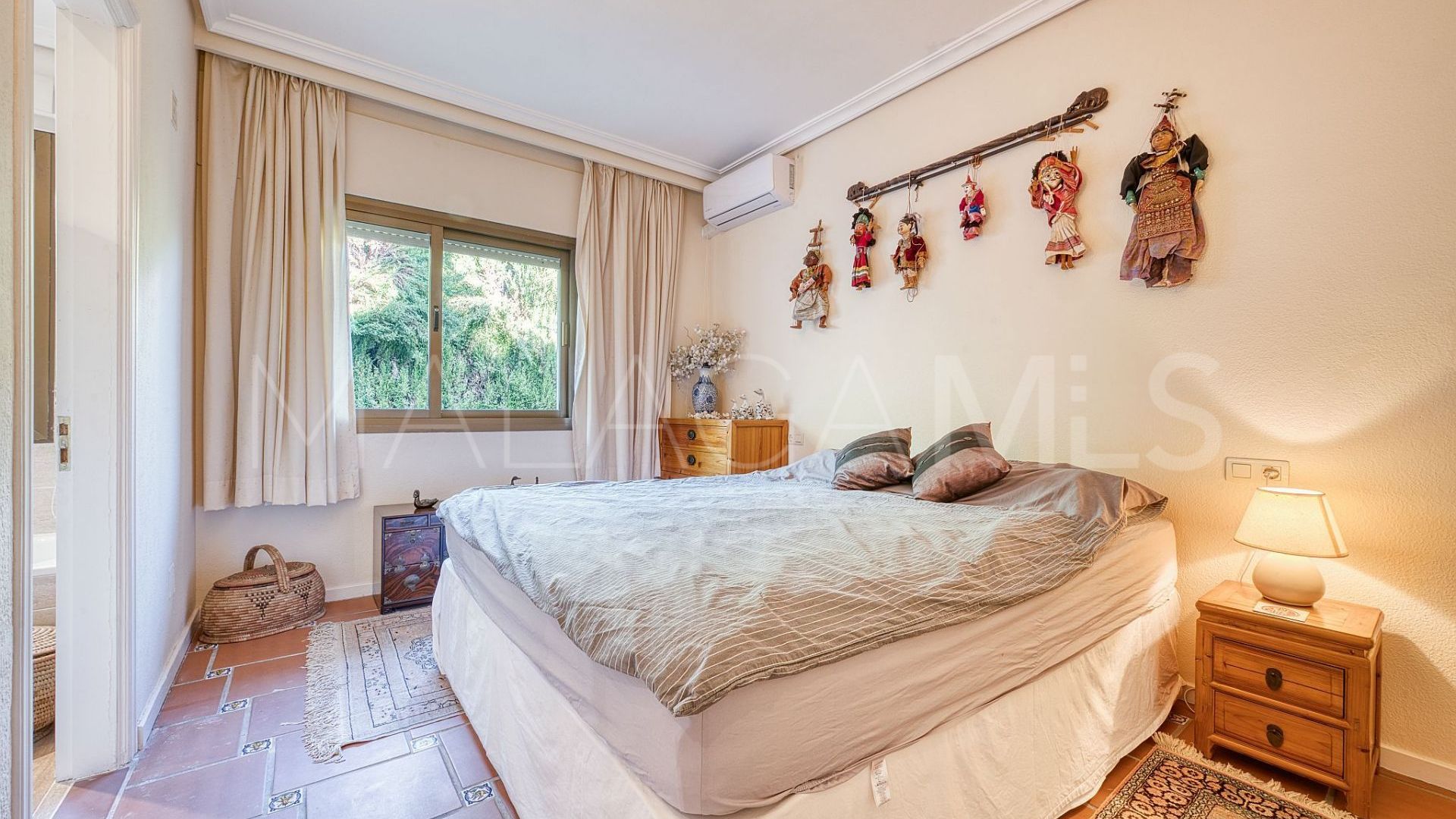 Villa for sale in Nueva Andalucia