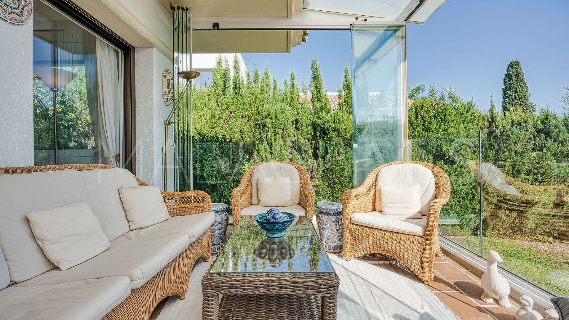 Villa for sale in Nueva Andalucia