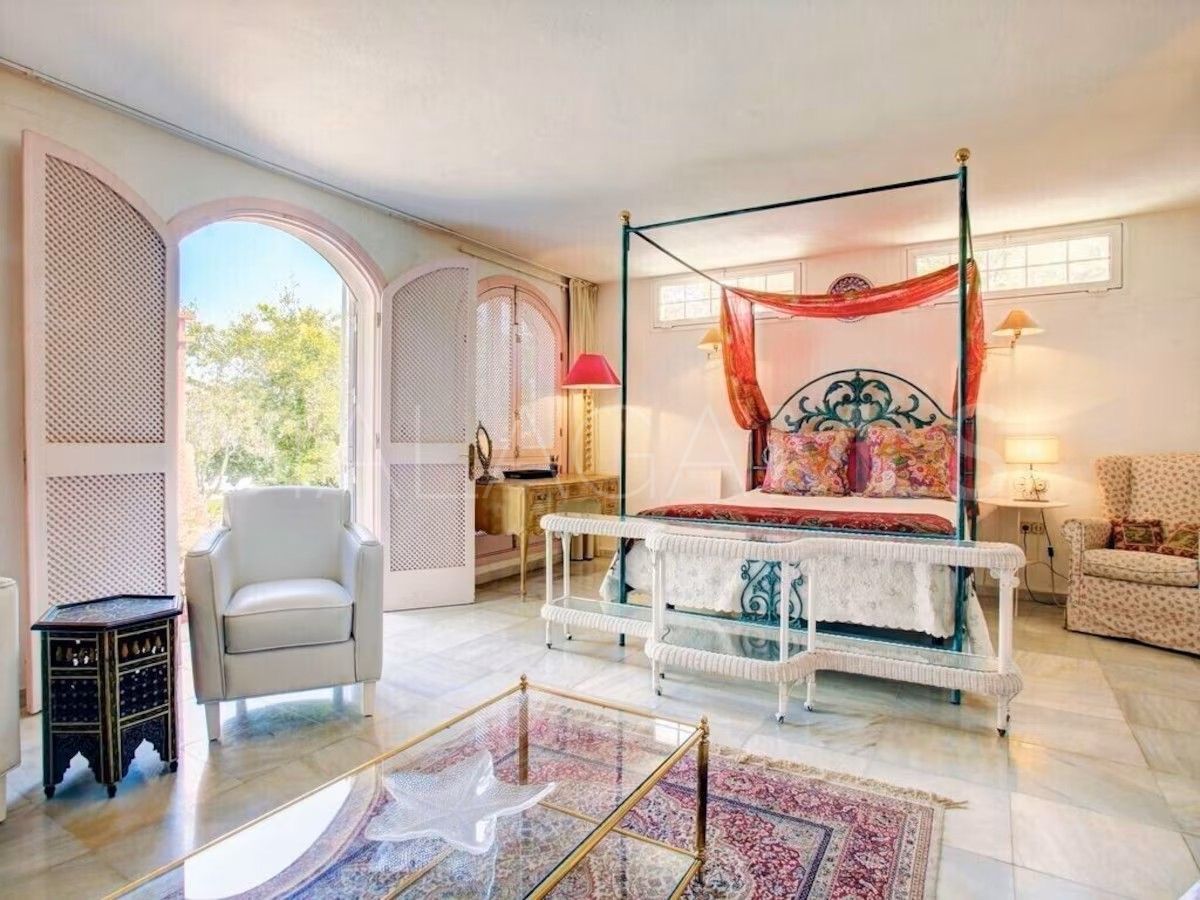 For sale Nueva Andalucia villa with 6 bedrooms