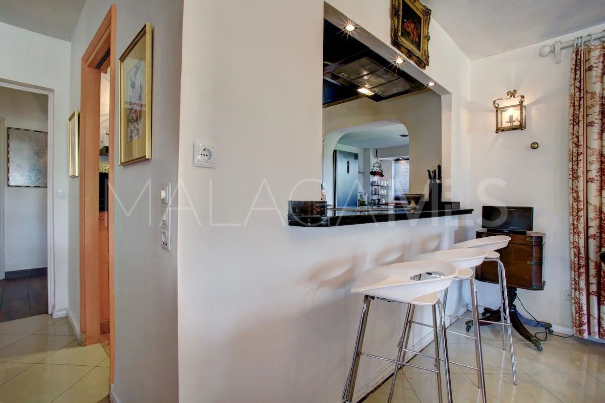 For sale Nueva Andalucia villa with 6 bedrooms
