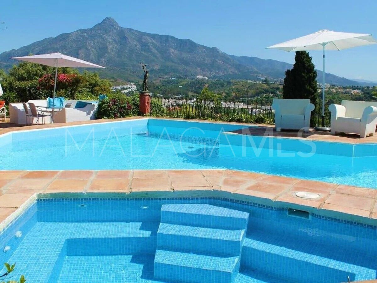 For sale Nueva Andalucia villa with 6 bedrooms